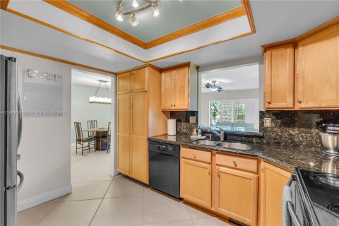 Condo in Pompano Beach, Florida, 2 bedrooms  № 1951628 - photo 5