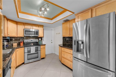 Condo in Pompano Beach, Florida, 2 bedrooms  № 1951628 - photo 7