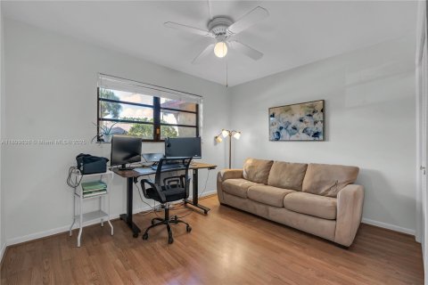 Condo in Pompano Beach, Florida, 2 bedrooms  № 1951628 - photo 20