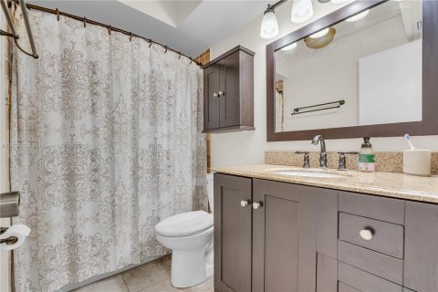 Condo in Pompano Beach, Florida, 2 bedrooms  № 1951628 - photo 21
