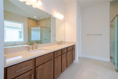 House in Wesley Chapel, Florida 5 bedrooms, 396.79 sq.m. № 1759948 - photo 17