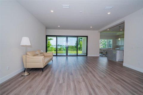 House in Wesley Chapel, Florida 5 bedrooms, 396.79 sq.m. № 1759948 - photo 21
