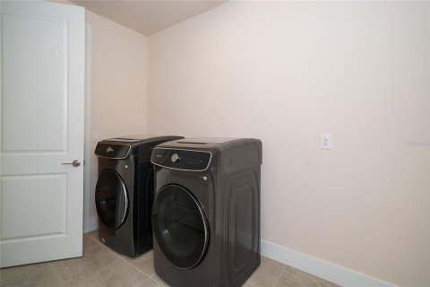 House in Wesley Chapel, Florida 5 bedrooms, 396.79 sq.m. № 1759948 - photo 29