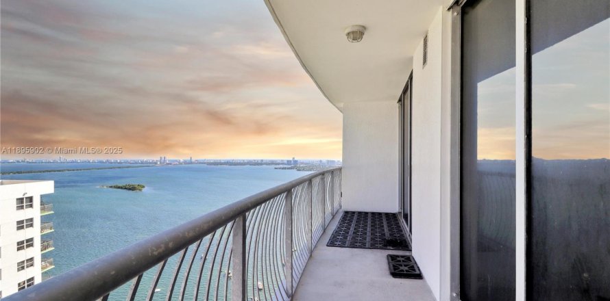 Condo in Miami, Florida, 1 bedroom  № 1948527