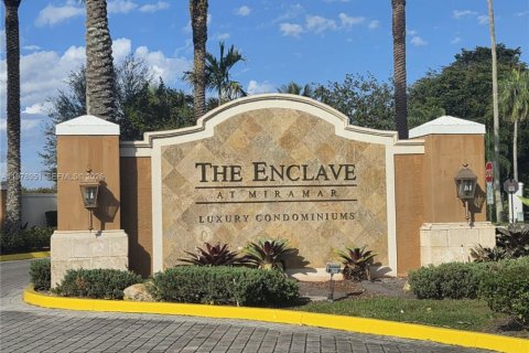 Appartement à louer à Miramar, Floride: 1 chambre, 65.03 m2 № 2045998 - photo 2