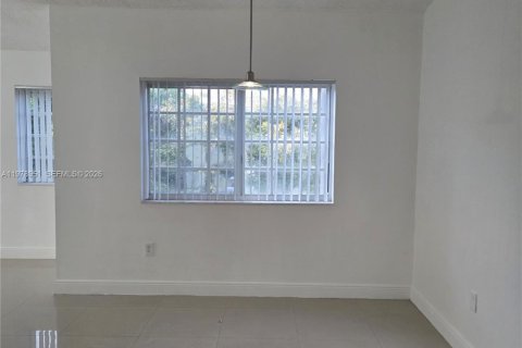 Appartement à louer à Miramar, Floride: 1 chambre, 65.03 m2 № 2045998 - photo 4