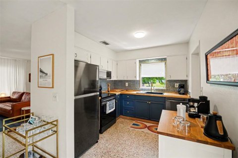 Купить виллу или дом в Мерритт-Айленд, Флорида 3 комнаты, 101.45м2, № 2396050 - фото 11