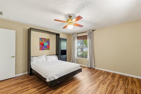 House in Merrit Island, Florida 5 bedrooms, 338.63 sq.m. № 2139540 - photo 19