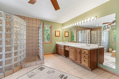 House in Merrit Island, Florida 5 bedrooms, 338.63 sq.m. № 2139540 - photo 16