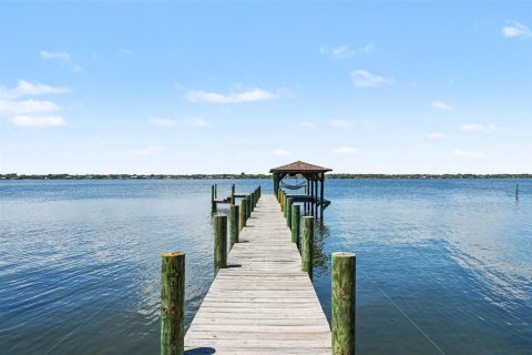 House in Merrit Island, Florida 5 bedrooms, 338.63 sq.m. № 2139540 - photo 30