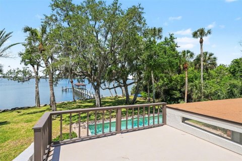 House in Merrit Island, Florida 5 bedrooms, 338.63 sq.m. № 2139540 - photo 18