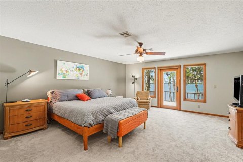House in Merrit Island, Florida 5 bedrooms, 338.63 sq.m. № 2139540 - photo 14