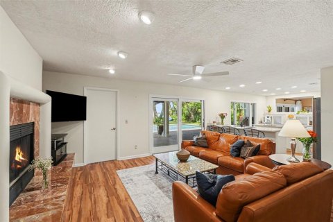 House in Merrit Island, Florida 5 bedrooms, 338.63 sq.m. № 2139540 - photo 7