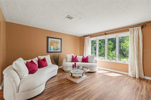House in Merrit Island, Florida 5 bedrooms, 338.63 sq.m. № 2139540 - photo 12