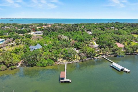 House in Merrit Island, Florida 5 bedrooms, 338.63 sq.m. № 2139540 - photo 3