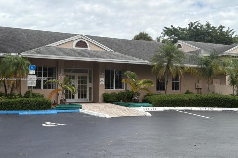 Condominio en alquiler en Pembroke Pines, Florida, 2 dormitorios, 79.34 m2 № 1988129 - foto 15