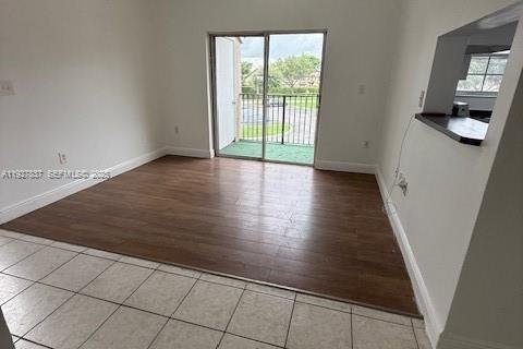 Condominio en alquiler en Pembroke Pines, Florida, 2 dormitorios, 79.34 m2 № 1988129 - foto 5