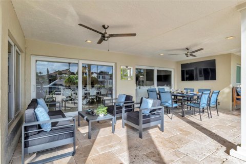Casa en alquiler en Lauderdale-by-the-Sea, Florida, 4 dormitorios № 1092662 - foto 1
