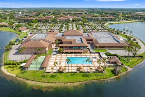 Condo in Pembroke Pines, Florida, 2 bedrooms  № 1742494 - photo 23