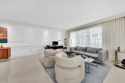 Condo in Bal Harbour, Florida, 3 bedrooms  № 1696783 - photo 22