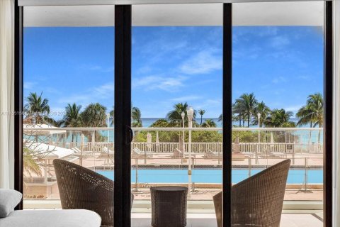 Condo in Bal Harbour, Florida, 3 bedrooms  № 1696783 - photo 2