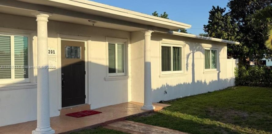 Casa en Miami, Florida 4 dormitorios, 101.17 m2 № 1864179