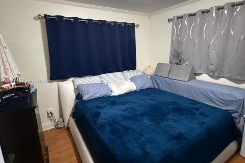 Casa en venta en Miami, Florida, 4 dormitorios, 101.17 m2 № 1864179 - foto 21