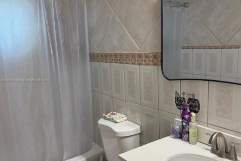 Casa en venta en Miami, Florida, 4 dormitorios, 101.17 m2 № 1864179 - foto 18