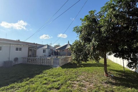 Casa en venta en Miami, Florida, 4 dormitorios, 101.17 m2 № 1864179 - foto 29