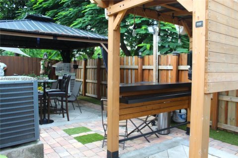 House in Homestead, Florida 3 bedrooms, 128.21 sq.m. № 2040862 - photo 24