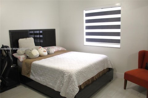 House in Homestead, Florida 3 bedrooms, 128.21 sq.m. № 2040862 - photo 14