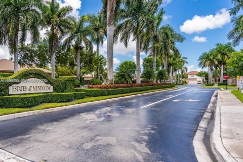 House in Homestead, Florida 3 bedrooms, 128.21 sq.m. № 2040862 - photo 26