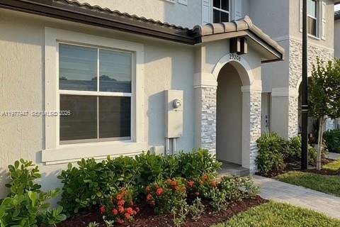 Touwnhouse à vendre à Homestead, Floride: 3 chambres, 123.37 m2 № 2078903 - photo 2