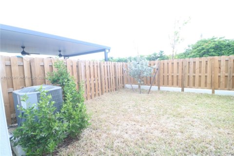 Touwnhouse à vendre à Homestead, Floride: 3 chambres, 123.37 m2 № 2078903 - photo 16