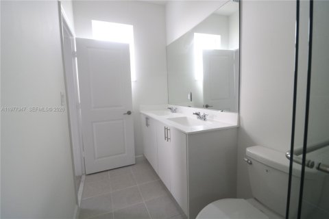 Touwnhouse à vendre à Homestead, Floride: 3 chambres, 123.37 m2 № 2078903 - photo 13