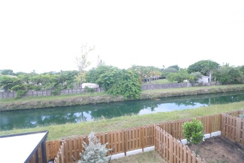 Touwnhouse à vendre à Homestead, Floride: 3 chambres, 123.37 m2 № 2078903 - photo 18