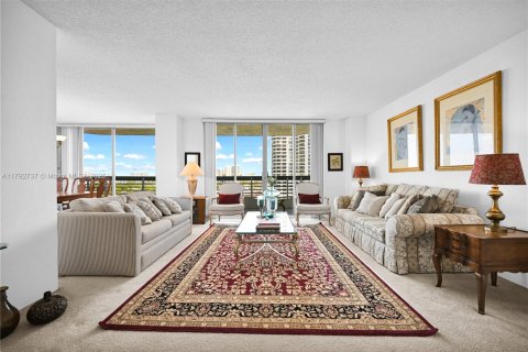 Condominio en venta en Aventura, Florida, 2 dormitorios, 126.44 m2 № 1938015 - foto 4