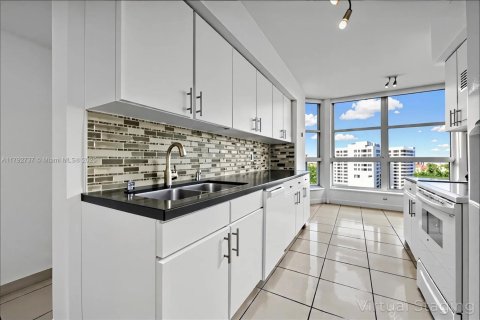 Condominio en venta en Aventura, Florida, 2 dormitorios, 126.44 m2 № 1938015 - foto 7
