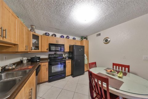 Condominio en venta en Tampa, Florida, 1 dormitorio, 74.51 m2 № 1546304 - foto 9
