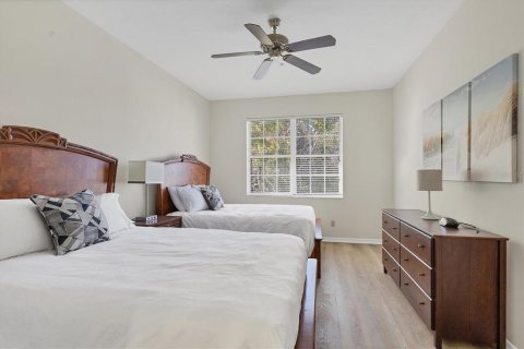 Condo in Bradenton, Florida, 2 bedrooms № 2339287 - photo 11