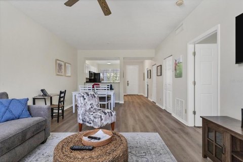Condo in Bradenton, Florida, 2 bedrooms № 2339287 - photo 5