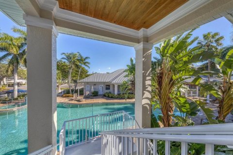 Condo in Bradenton, Florida, 2 bedrooms № 2339287 - photo 16