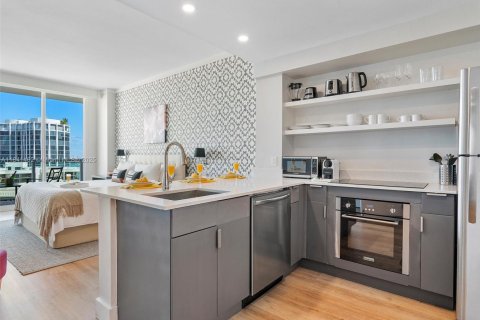Condominio en venta en Miami, Florida, 1 dormitorio, 71.26 m2 № 1832374 - foto 6