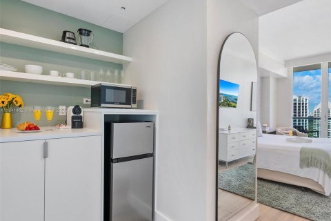 Condominio en venta en Miami, Florida, 1 dormitorio, 71.26 m2 № 1832374 - foto 8