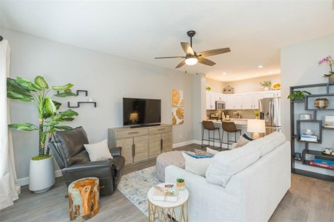 Touwnhouse à vendre à Tampa, Floride: 3 chambres, 156.26 m2 № 1898827 - photo 5