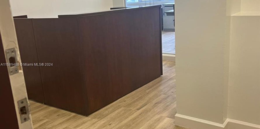 Office in Fort Lauderdale, Florida № 1179786