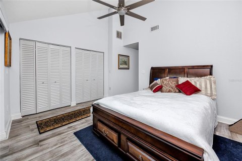 Condo in Tierra Verde, Florida, 2 bedrooms  № 2358700 - photo 22