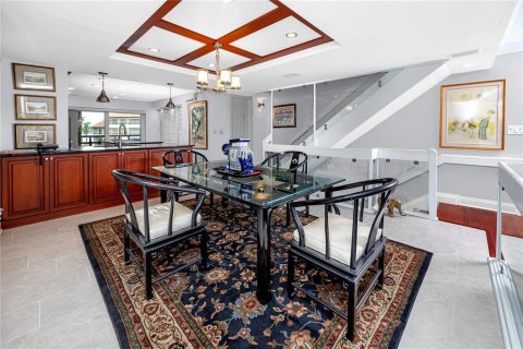 Condo in Tierra Verde, Florida, 2 bedrooms  № 2358700 - photo 12