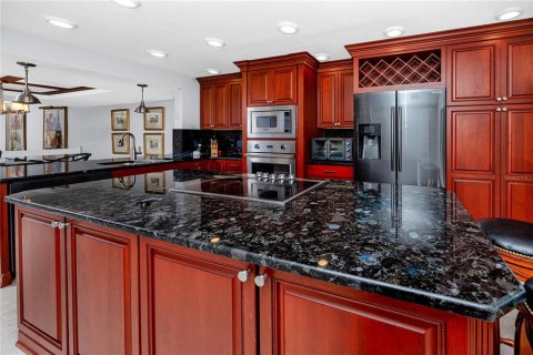 Condo in Tierra Verde, Florida, 2 bedrooms  № 2358700 - photo 14