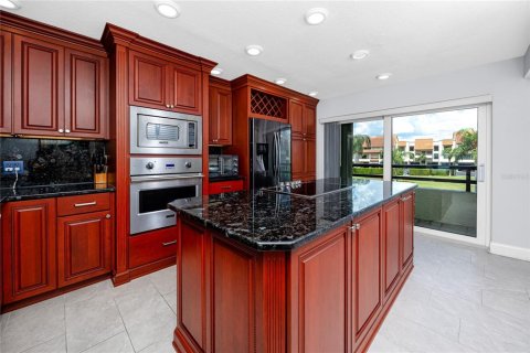 Condo in Tierra Verde, Florida, 2 bedrooms  № 2358700 - photo 15